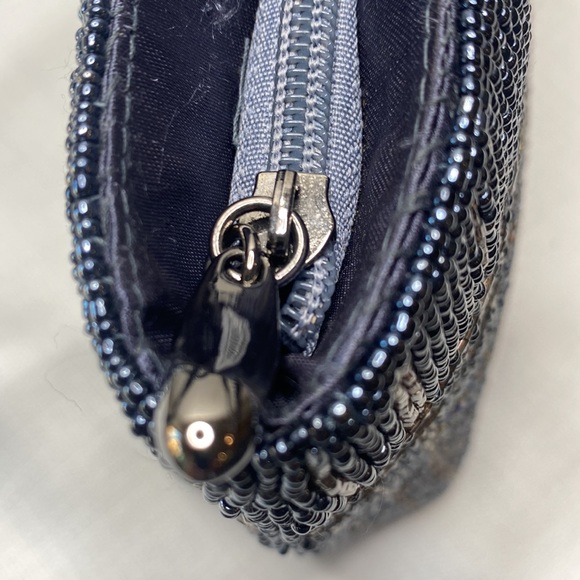 Sequin Hooked Purse floral designs sequin outside PATTERN Satin inside - Picture 7 of 8